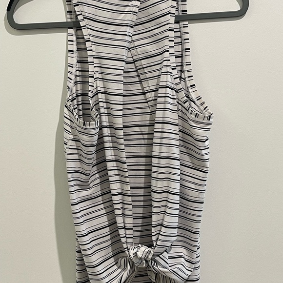 Lululemon Tie Back white striped Tank Everyday wear - Picture 4 of 7